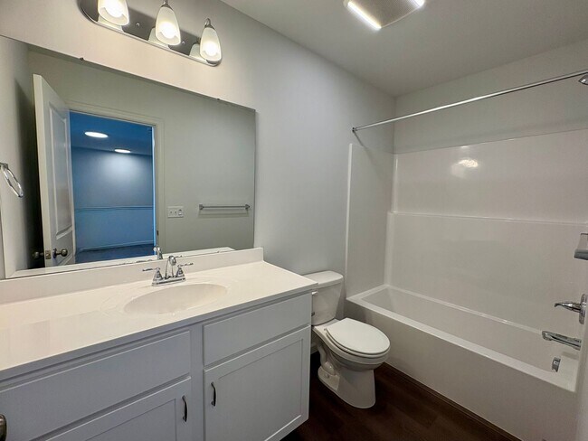 Building Photo - 59 N Conifer Dr