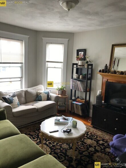 Primary Photo - 35 Foster St