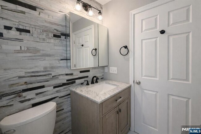 Building Photo - 231 N 12th St