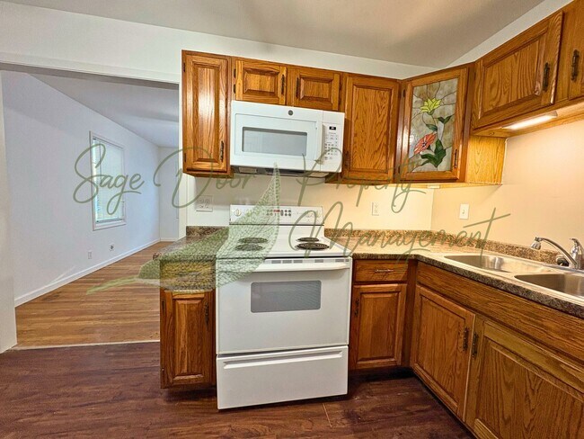 Building Photo - CHARMING HOME WITH GARAGE, LARGE BASEMENT,...