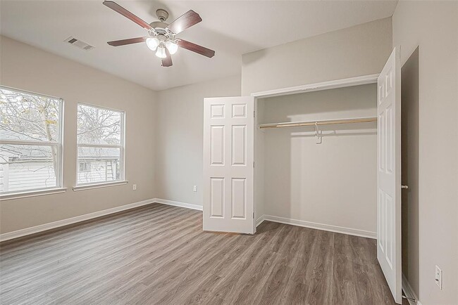 Building Photo - 4813 Palisade Dr
