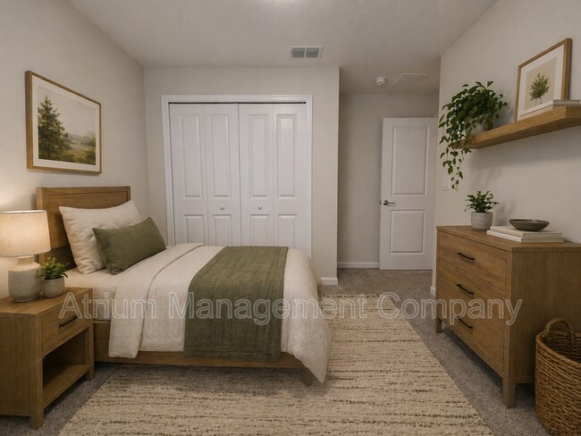 Building Photo - 327 Macarthur St