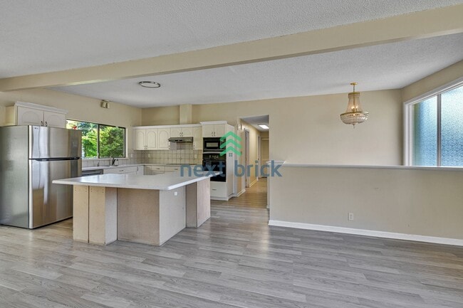 Building Photo - Beautiful home with 4 beds, 2 baths for rent