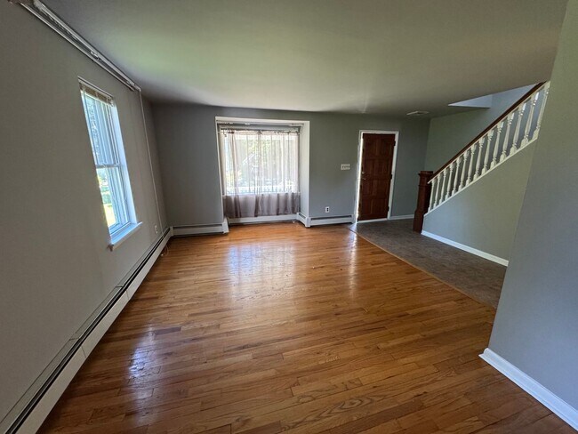 Building Photo - Lower Gywnedd 3 Bedroom 1.5 Bath Colonial in Penllyn Pa $2,750/month