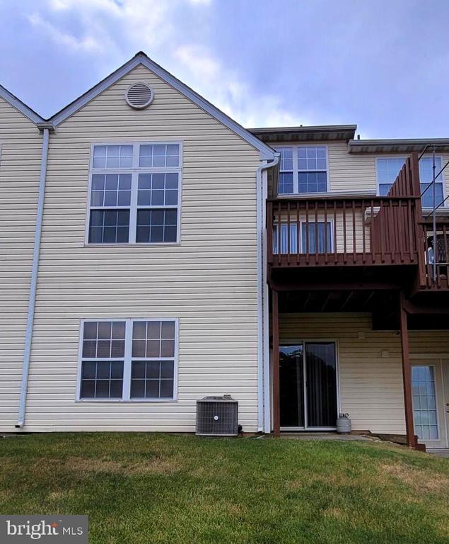Building Photo - 127 Hickory Ln