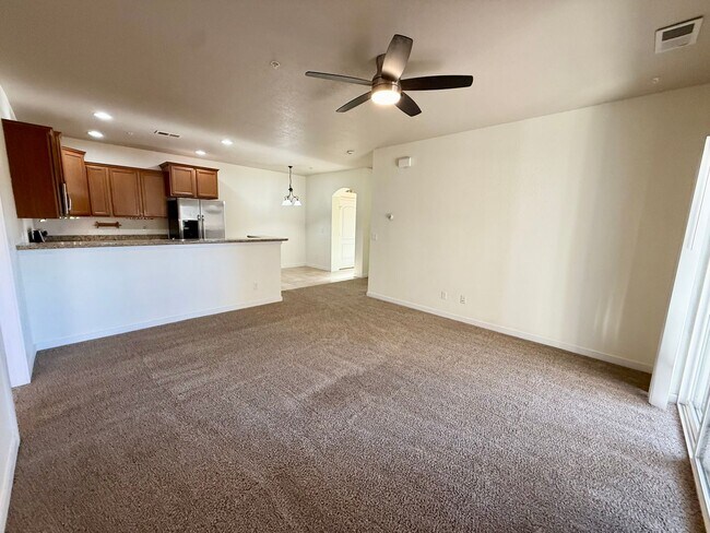 Building Photo - Fantastic 2 Bedroom, 2 Bath Ground Level Condo With Detached Garage in Loveland, Colorado