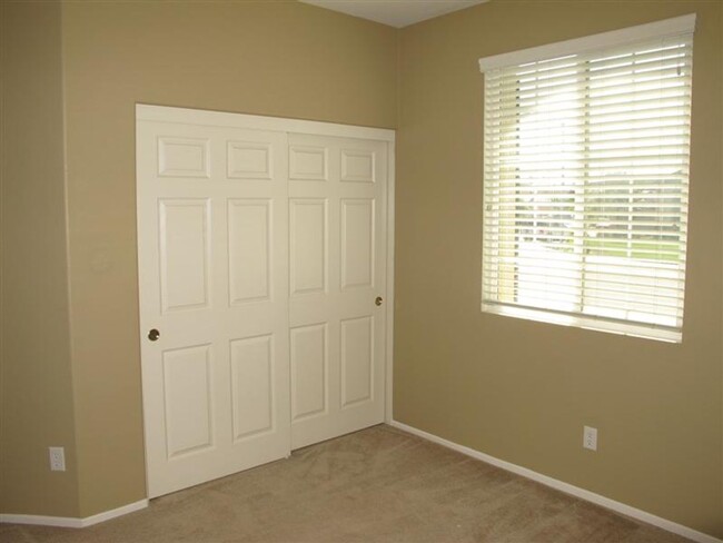 Building Photo - Four Bedroom Three Bathroom Home in Murrieta!