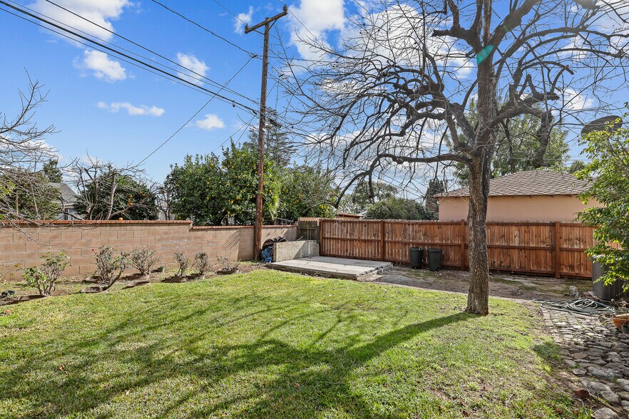 Building Photo - 1524 Coolidge Ave