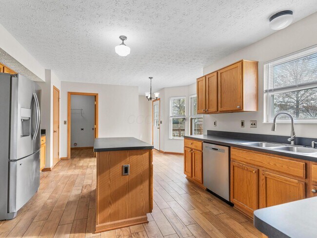 Building Photo - 7741 Sherridon Dr