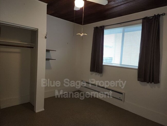 Building Photo - 500 S 3rd Pl