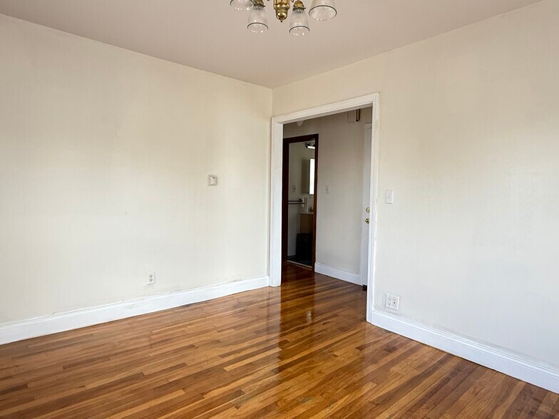 Building Photo - 78 Glendower Rd