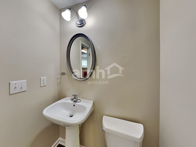 Building Photo - 6433 Grand Hickory Dr