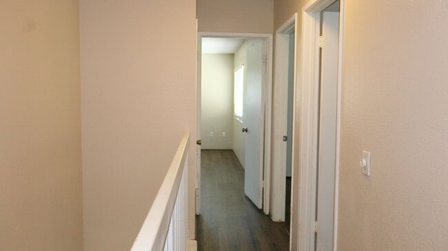 Building Photo - Beautiful 3 bedrooms corner unit condo located in Poway.