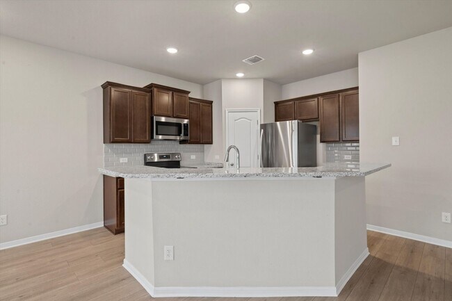 Building Photo - AVAILABLE NOW! Beautiful 3 Bedroom Home Located in Temple, Texas!