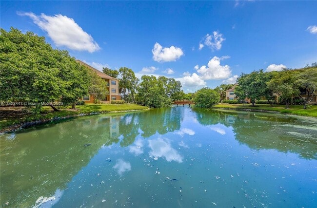 Building Photo - Upgraded 2BR/2BA – Gated Community, Great Amenities!