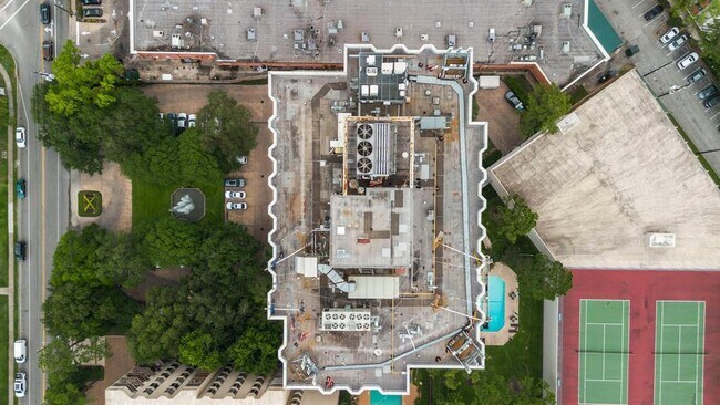 Building Photo - 651 Bering Dr