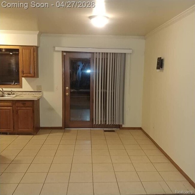 Building Photo - 205 Pineview Ct