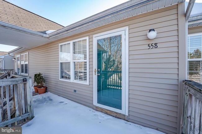 Building Photo - 558 London Ct