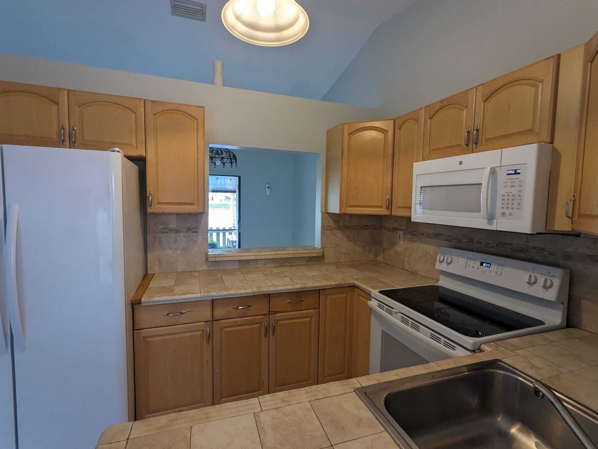 Building Photo - 2711 San Remo Cir