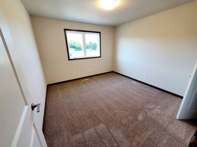 Building Photo - 4450 Cumberland Loop