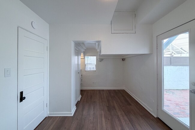 Building Photo - 117 Van Nuys Ave