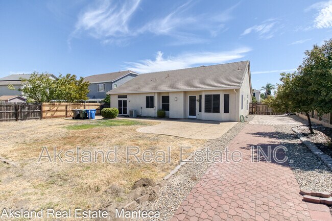 Building Photo - 2261 Silverlace Pl
