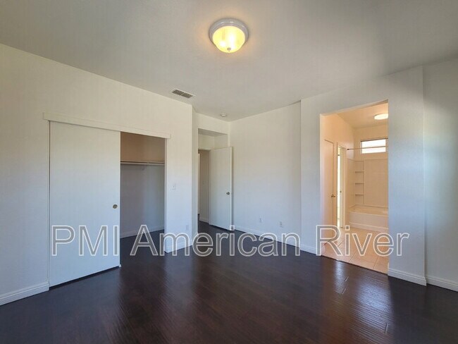 Building Photo - 2032 Danvers Way