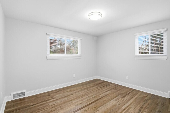 Building Photo - 32901 Blossom Ct