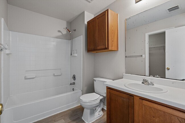 Building Photo - 142 Jack Rabbit Ln