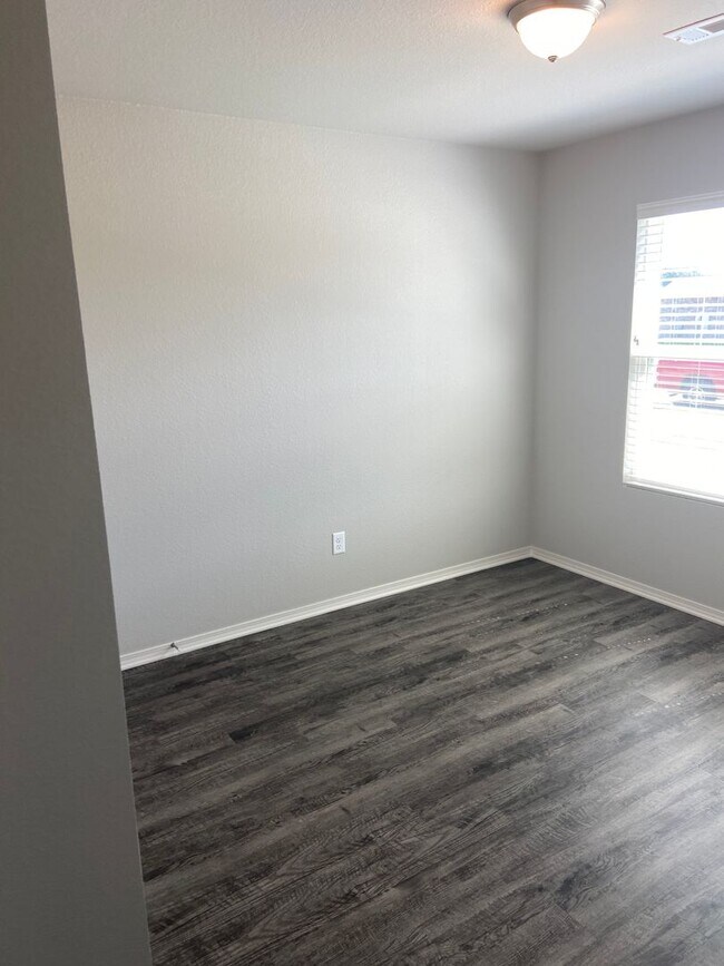 Building Photo - *Pre-leasing* Four Bedroom | Two Bath Home...