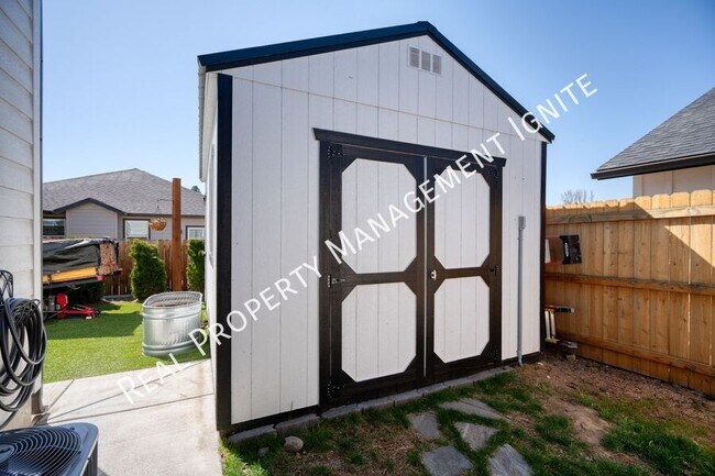 Building Photo - 20452 SE Senden Ln