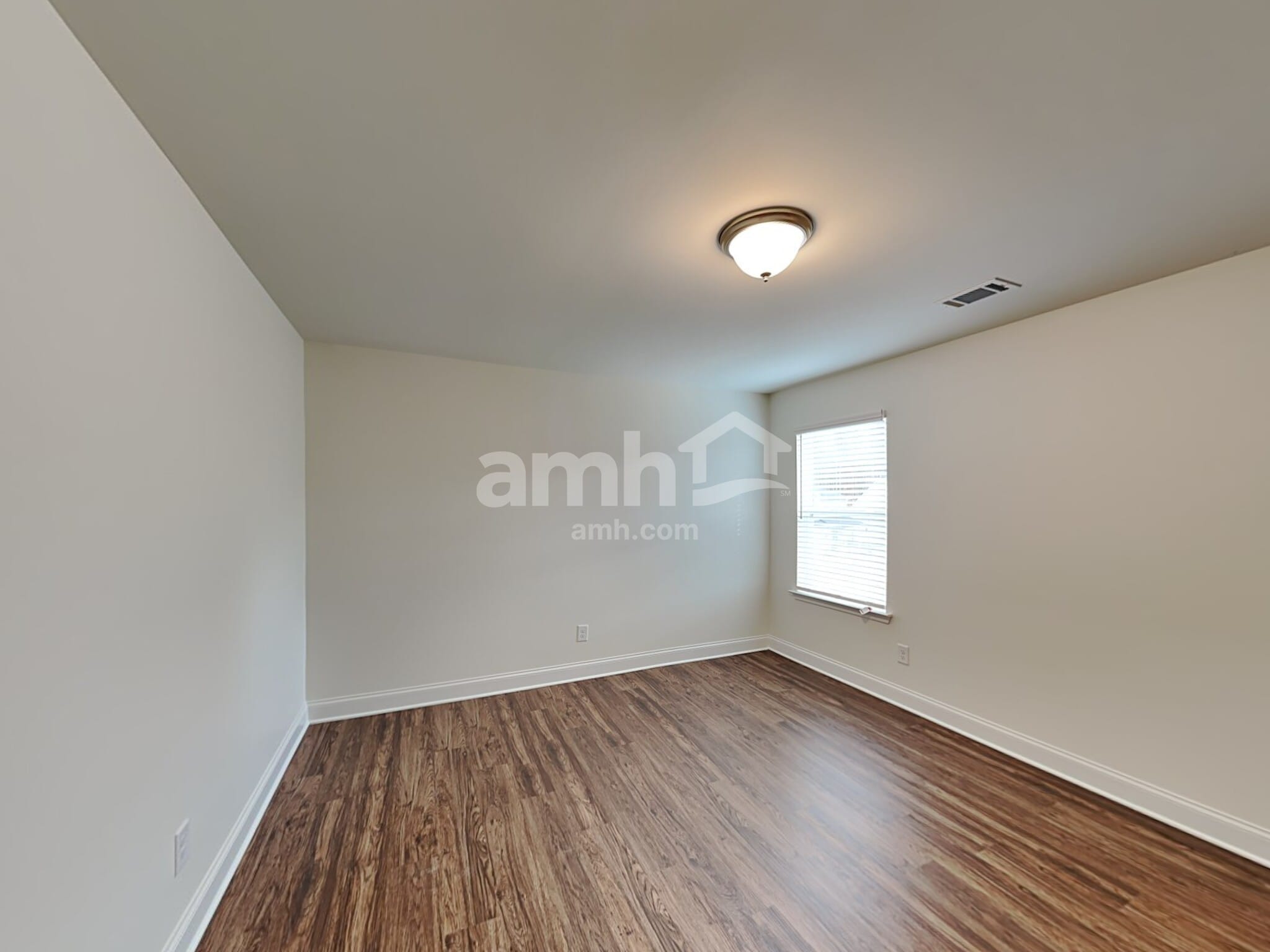 Building Photo - 15705 Thomas Rd