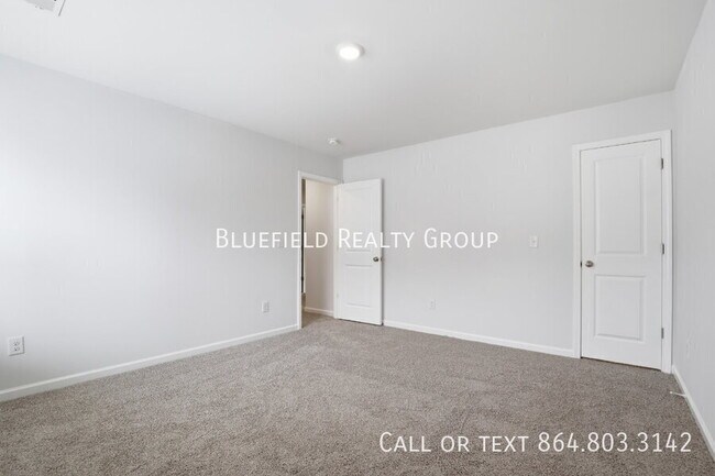 Building Photo - 227 Millen Dr