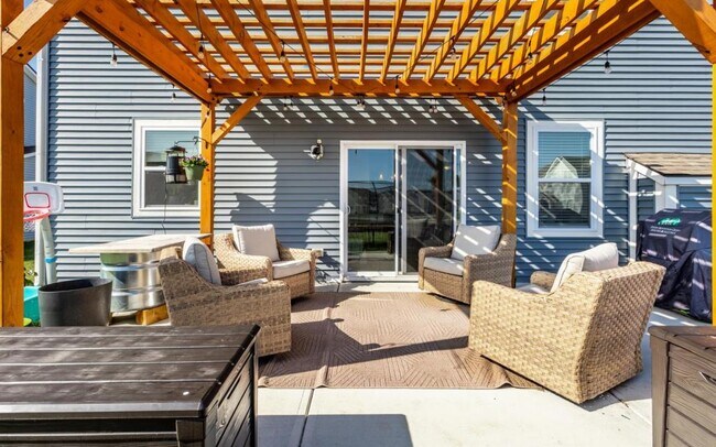 Building Photo - 6767 Sonora Blvd