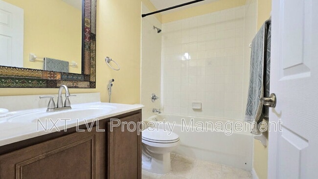 Building Photo - 2448 Laurentina Ln