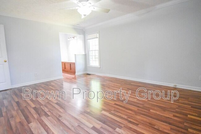 Building Photo - 867 Long Iron Dr