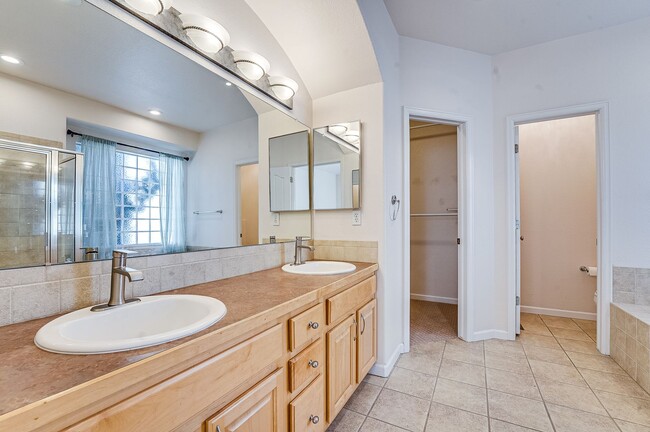Building Photo - Elegant 3-Bedroom, 3-Bath Home in Prestigi...