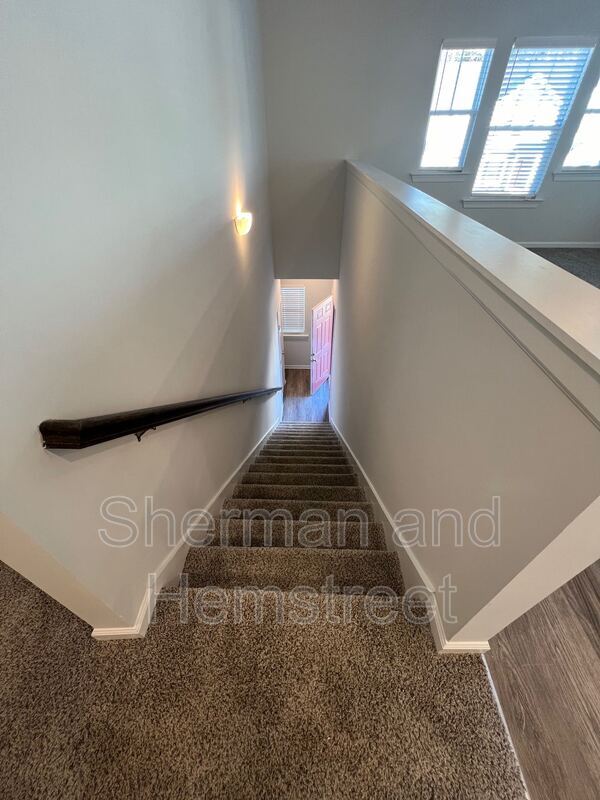 Building Photo - 2040 Lotus Dr