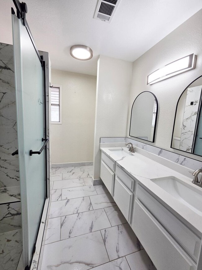 Building Photo - 4028 Zapotec Way