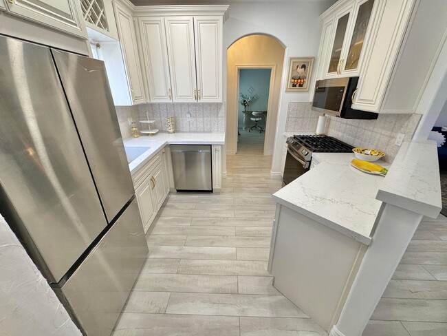 Building Photo - BEAUTIFUL 1 BEDROOM, 1 BATH CONDO FOR RENT...