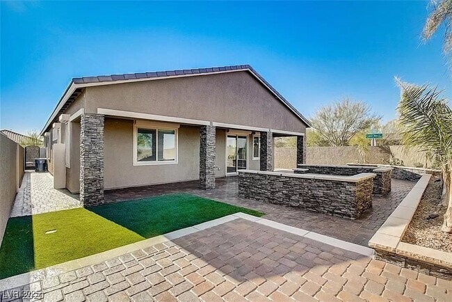 Building Photo - 5374 Tierra Faith Ave