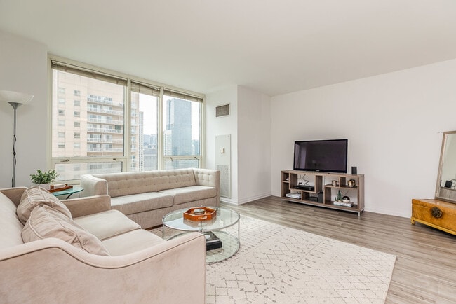 Building Photo - 33 W Ontario St