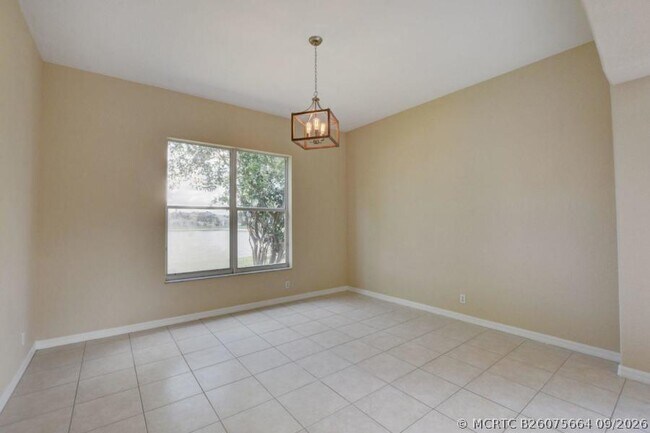 Building Photo - 1388 Beacon Cir
