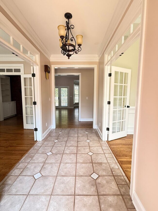 Building Photo - This beautiful brick home is located in Villa Rica and includes 6 bedrooms and 4.5 bath!