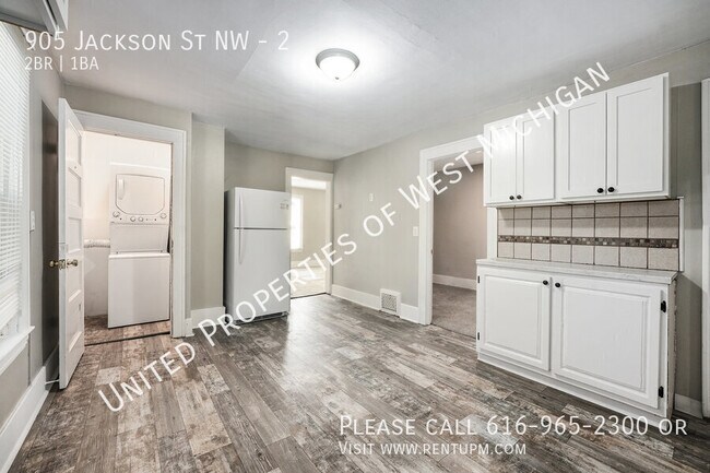 Building Photo - 905 Jackson St NW