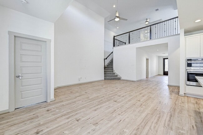 Building Photo - 3323 Polk Crk Dr