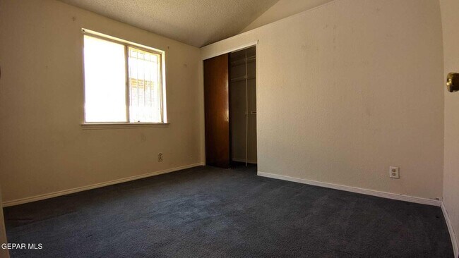 Building Photo - 10207 Silver Strand Pl