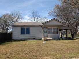 Building Photo - 611 Gordon St