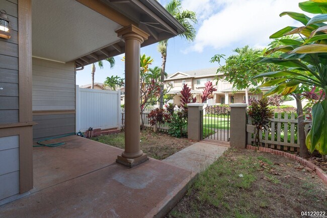 Building Photo - PRIME CORNER UNIT WITH CENTRAL AC!!! 3BR, 2.5BA WITH 2-CAR GARAGE