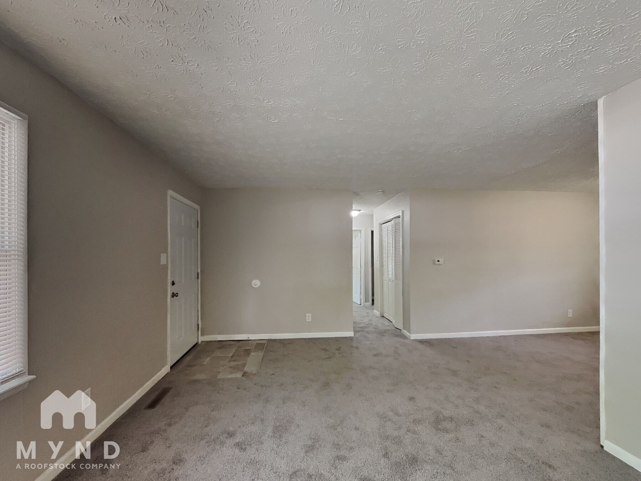 Building Photo - 6125 Roselawn Dr